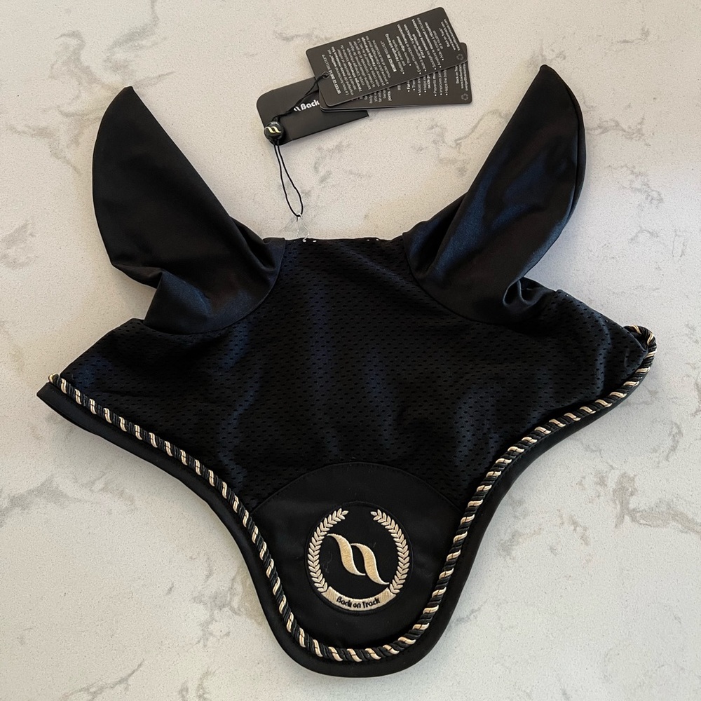 Back on Track horse bonnet